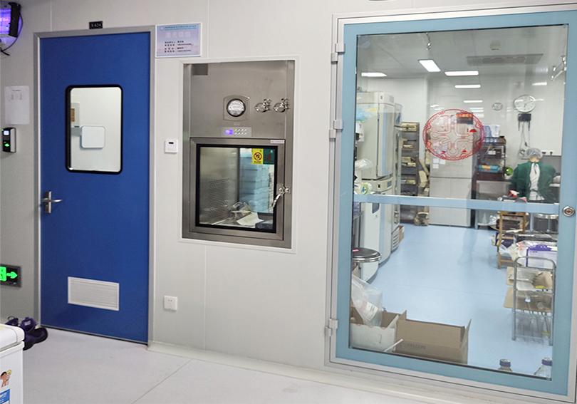 Cleanroom personnel doors